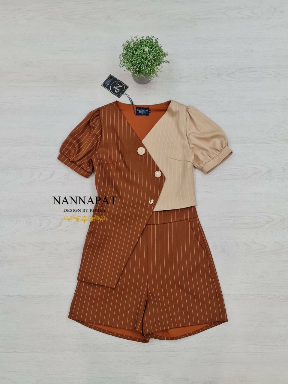 เสื้อกระดุมหน้า