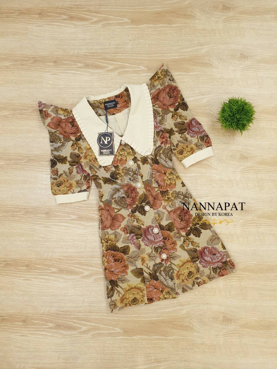 เดรสงานกระดุมหน้า ดีไซน์น่ารัก