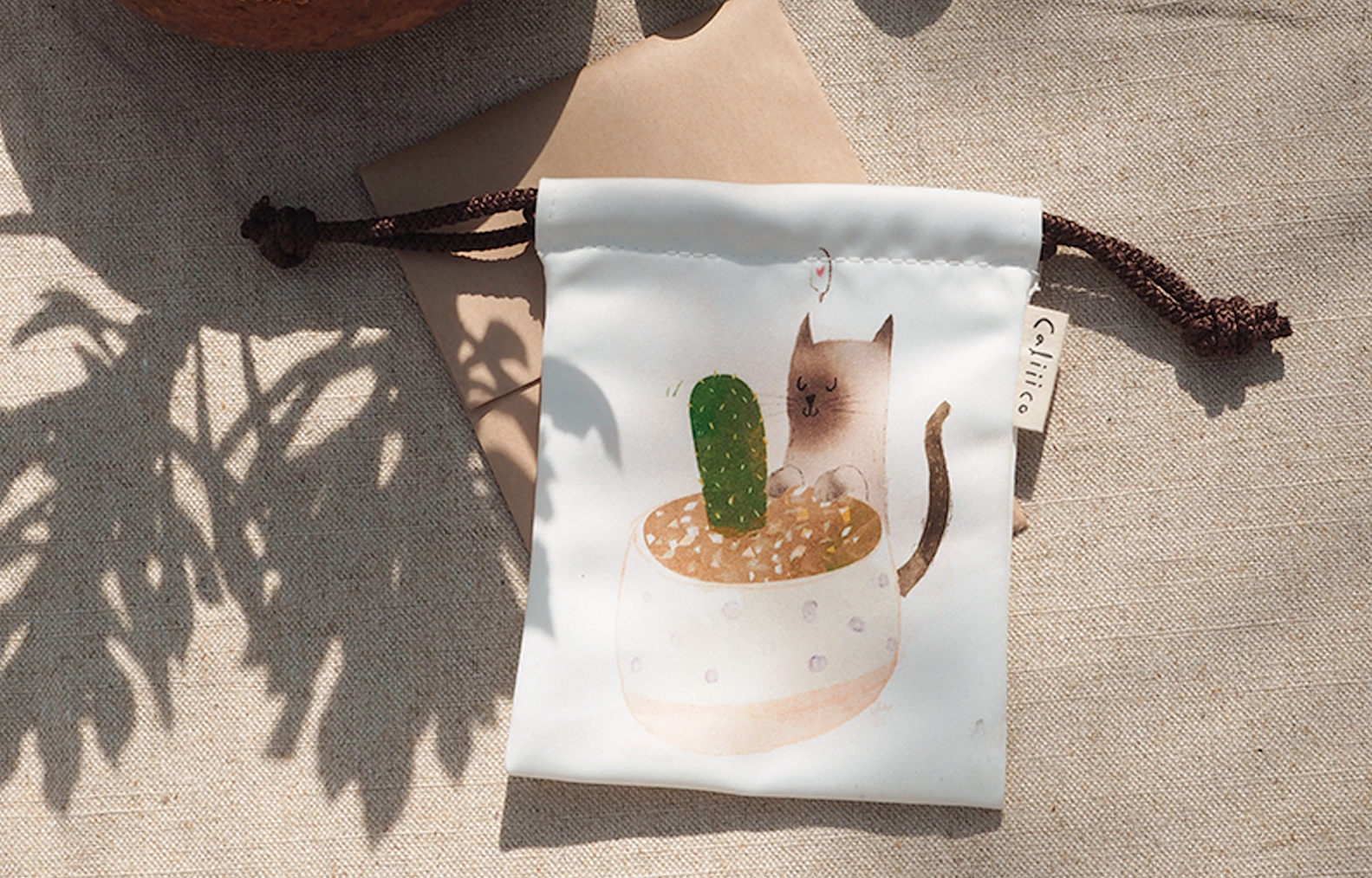 ถุงผ้าหูรูดซาติน ลายแมวกระบองเพชร #3 Smallbag Satin print with siam cat cactus