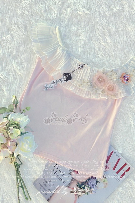 เสื้อหวานๆทรงเปิดไหล่เนื้อผ้ายืดสีชมพูอ่อนผ้ายืด