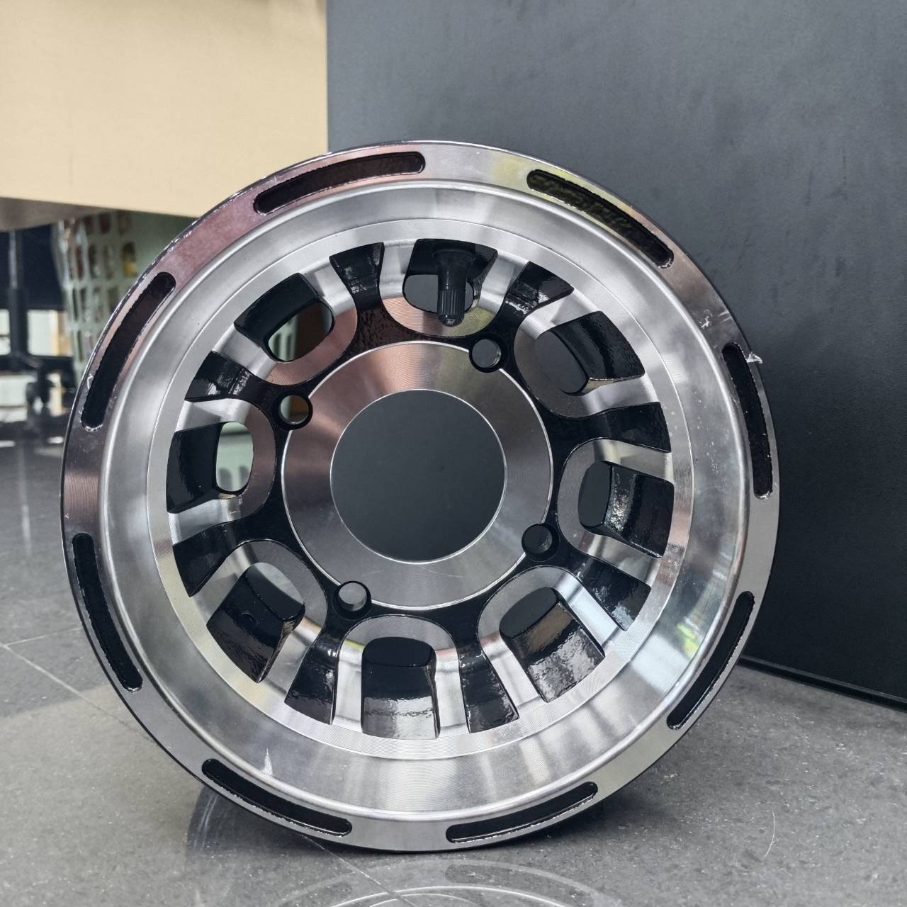 ล้อแม็กขอบ 8 4รู110 ล้อหลัง หน้ากว้าง 7 นิ้ว