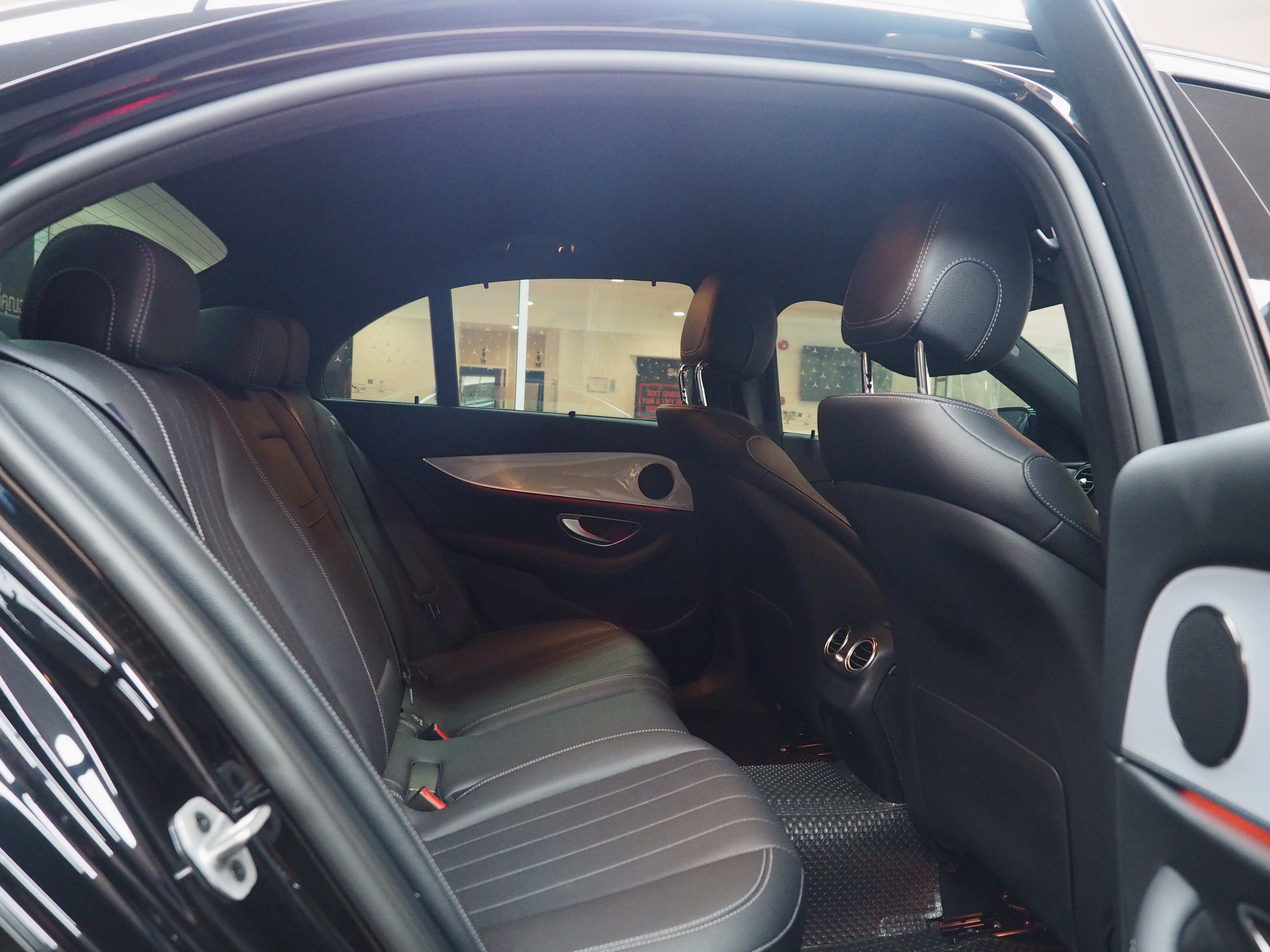 จองแล้ว E220d AMG Sport W213