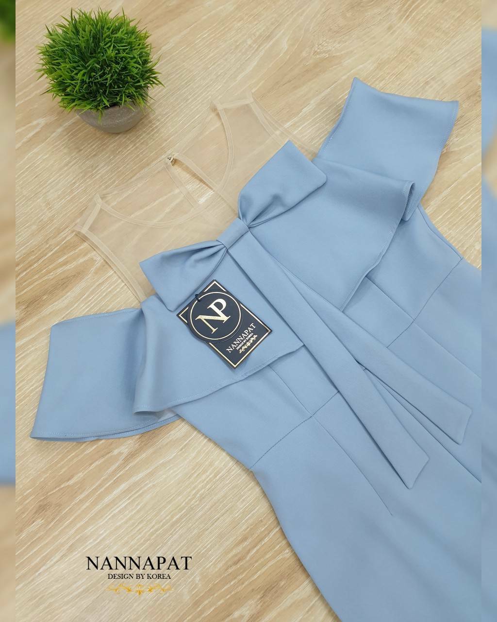 จั้มสูทซิปหลังช่วงไหล่