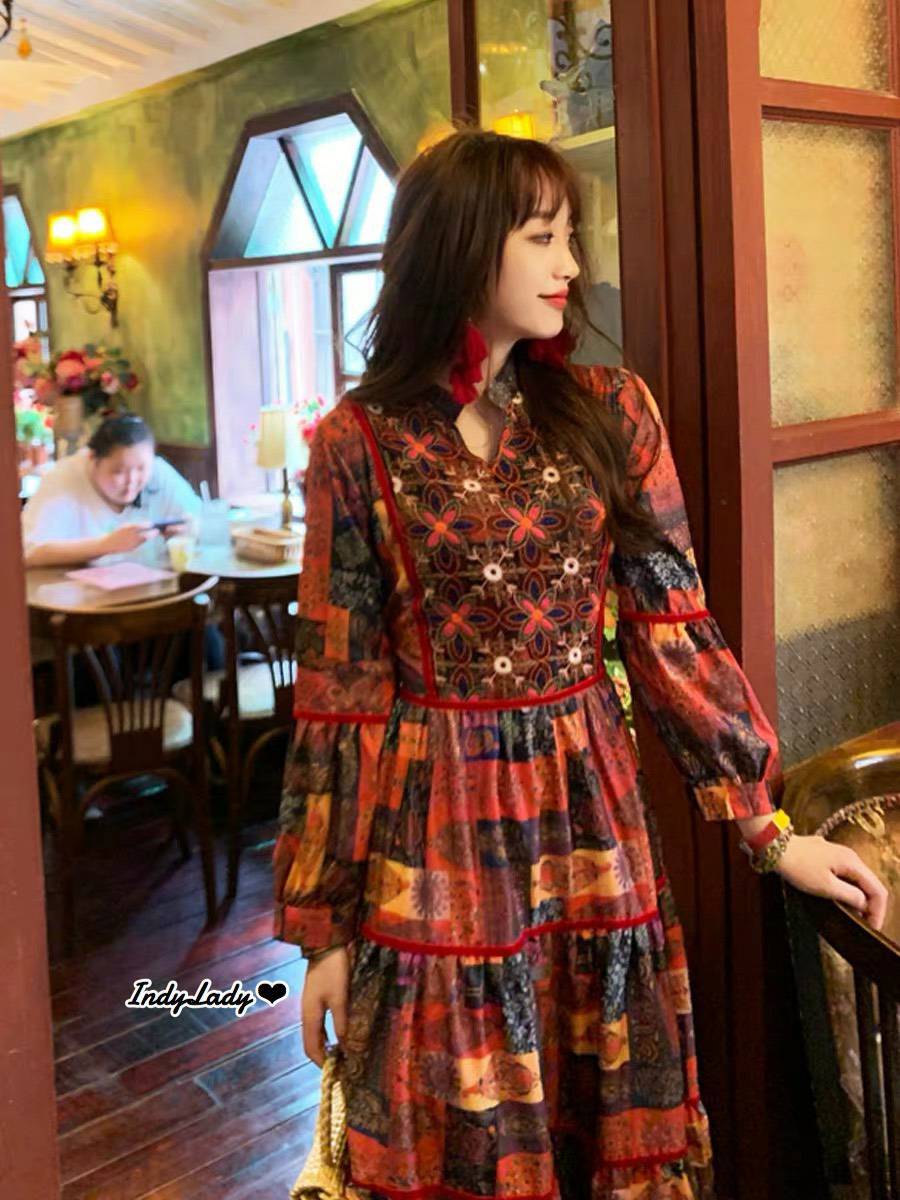 Dress แขนยาว แต่งปักด้านหน้า