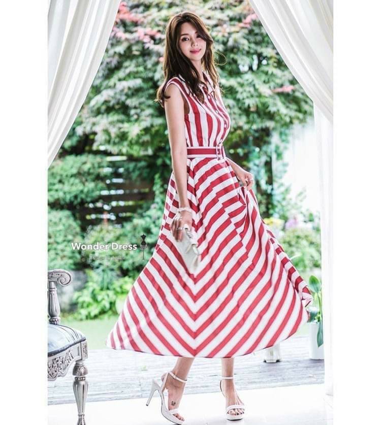 เดรสตัวยาวลายริ้วสีขาวแดง