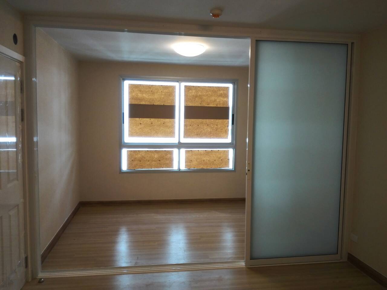 รวมรายการติดตั้งกระจกอลูมิเนียมพลัมคอนโดเมืองเอกพหลโยธิน89