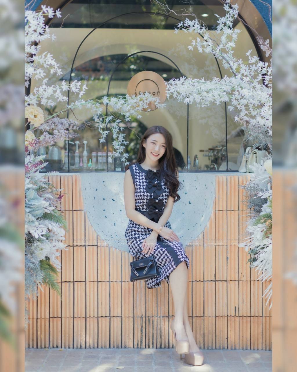 เดรสซิปหลังแต่งโบว์อกน่ารักๆ