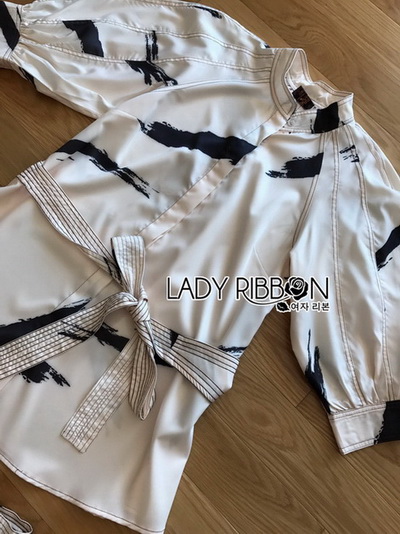 เซ็ตเสื้อและกางเกงเข้าชุดพิมพ์ลายกราฟฟิก