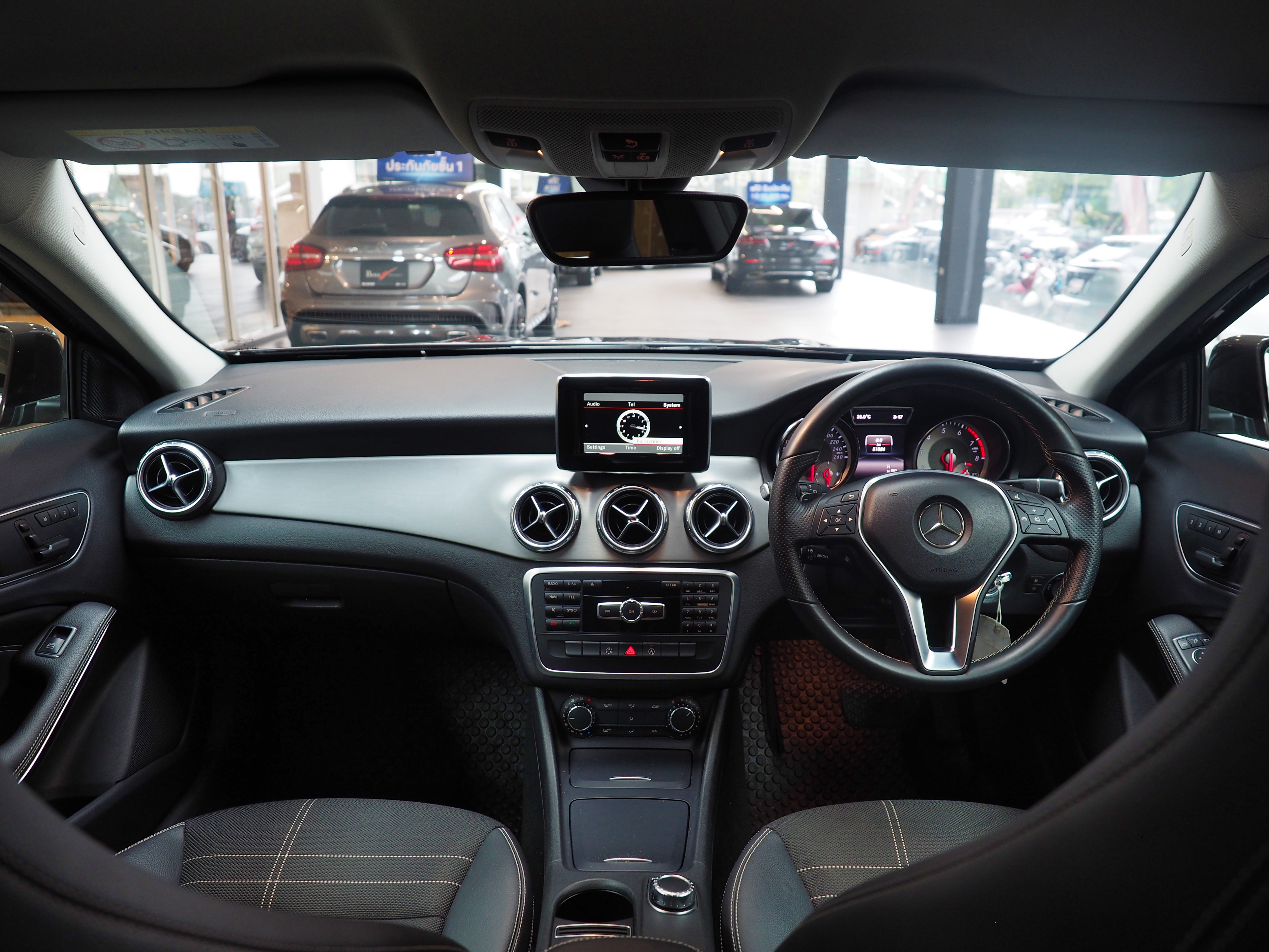 จองแล้ว GLA200 Urban W156