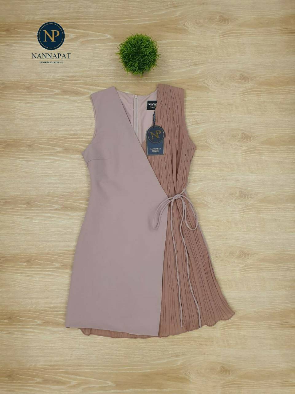 เดรสซิปหลัง มีเชือกผูกข้าง