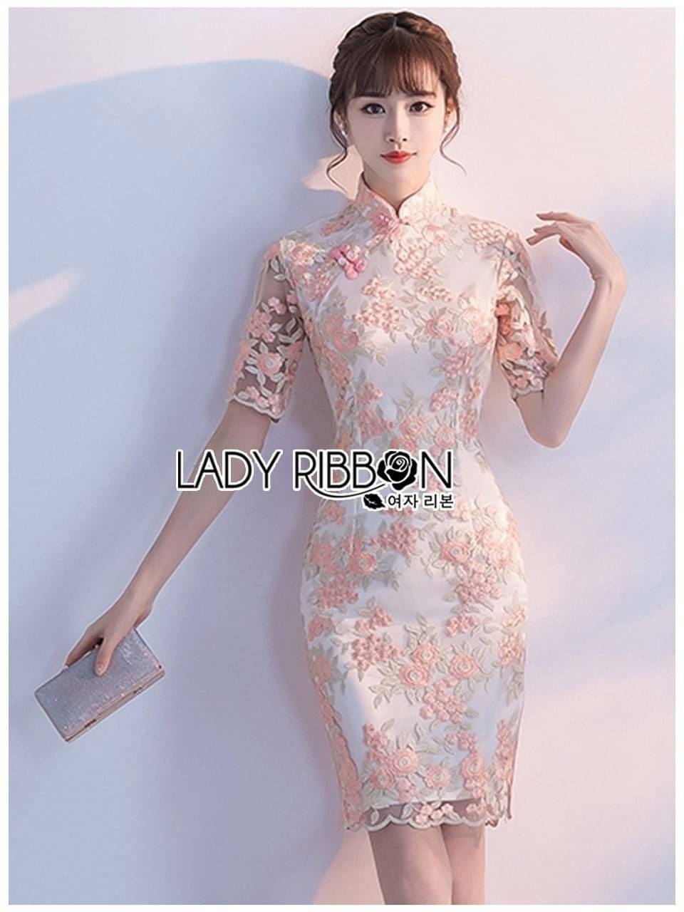 เดรสผ้าลูกไม้สีพาสเทลทรงกี่เพ้า