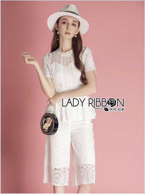 เซ็ตเสื้อและกางเกงสามส่วนผ้าลูกไม้สีขาว