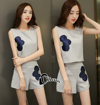 Lady Ribbon Online ขายส่งเสื้อผ้าออนไลน์ Cliona CN12030816 พร้อมส่ง Cliona Made' Pr@d@ Floral Line Top + Short - เซ็ตเสื้อแขนสั้น+กางเกงสีเทา