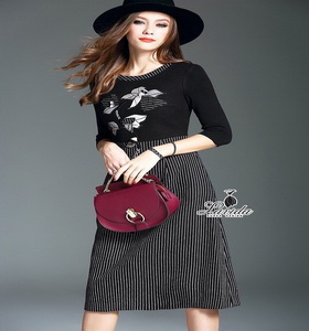strip feminine dress เดรสสุดเก๋ ดีไซน์ผ้าทอลายเนื้อนิ่มฟูสวย