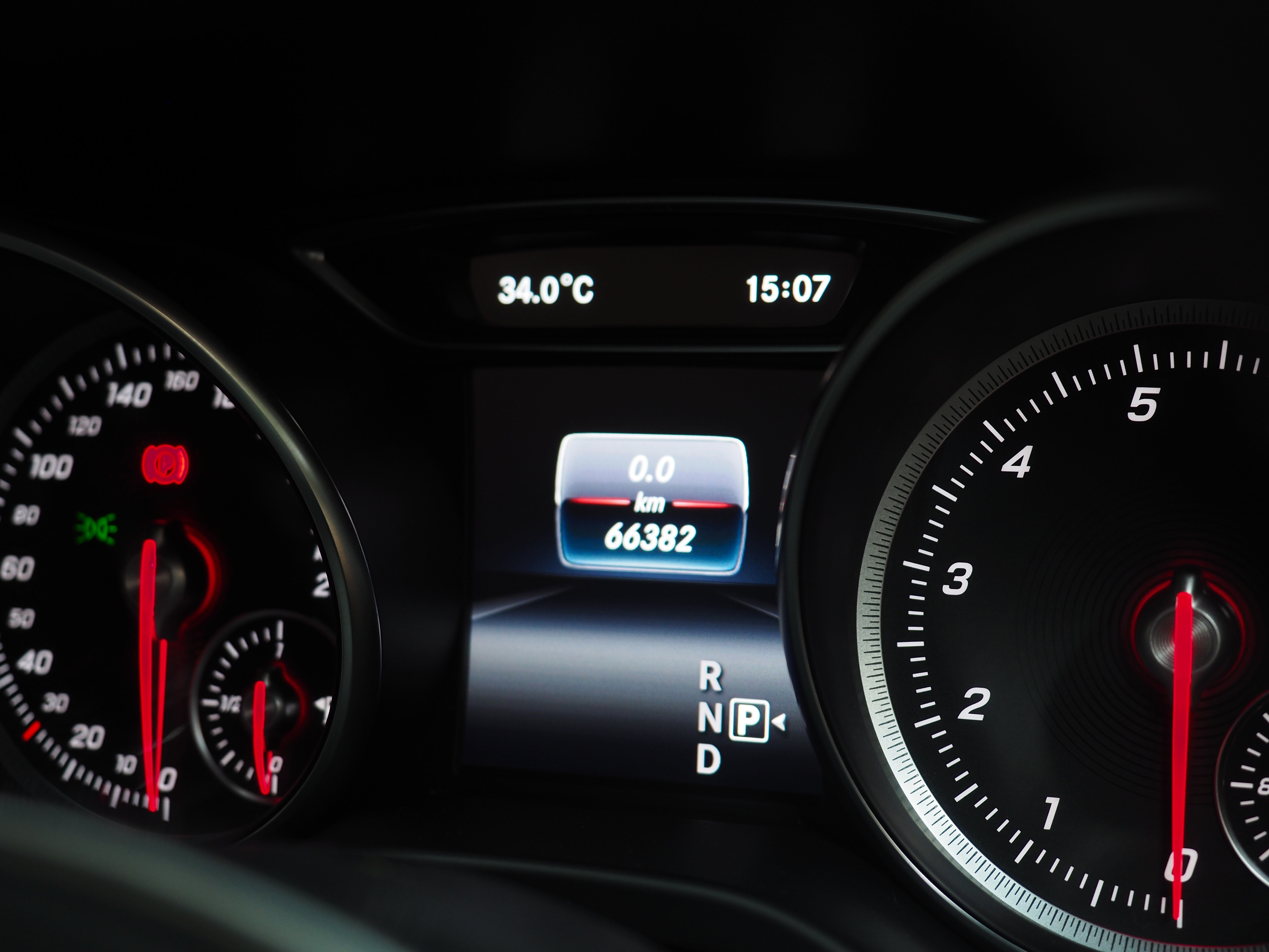 จองแล้ว GLA250 AMG Dynamic W156