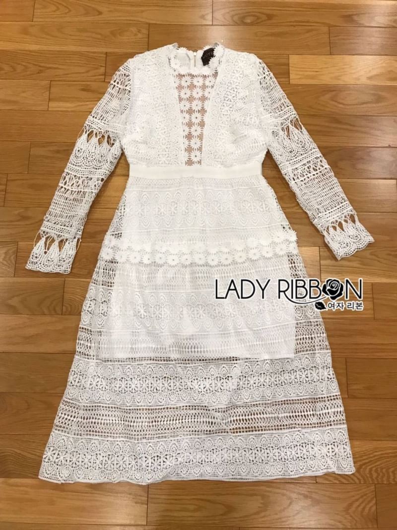 Lace Long Dress เดรสยาวผ้าลูกไม้สีขาวสุดหรู