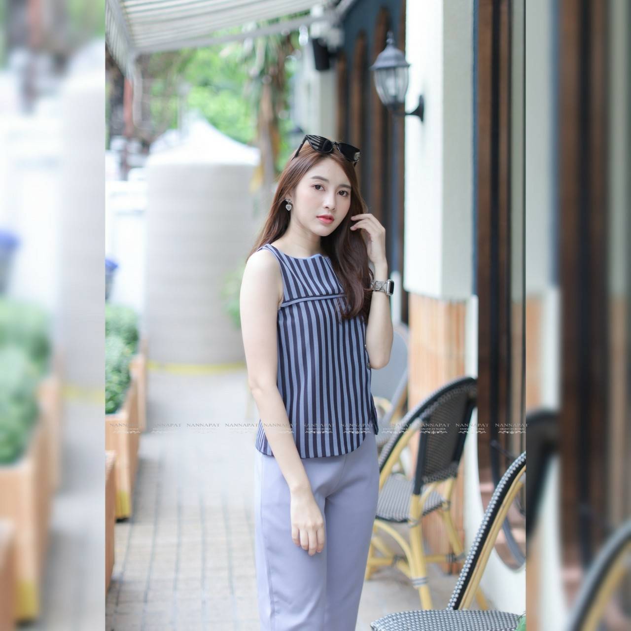 เสื้อเป็นซิปข้างกางเกงทรงสวย