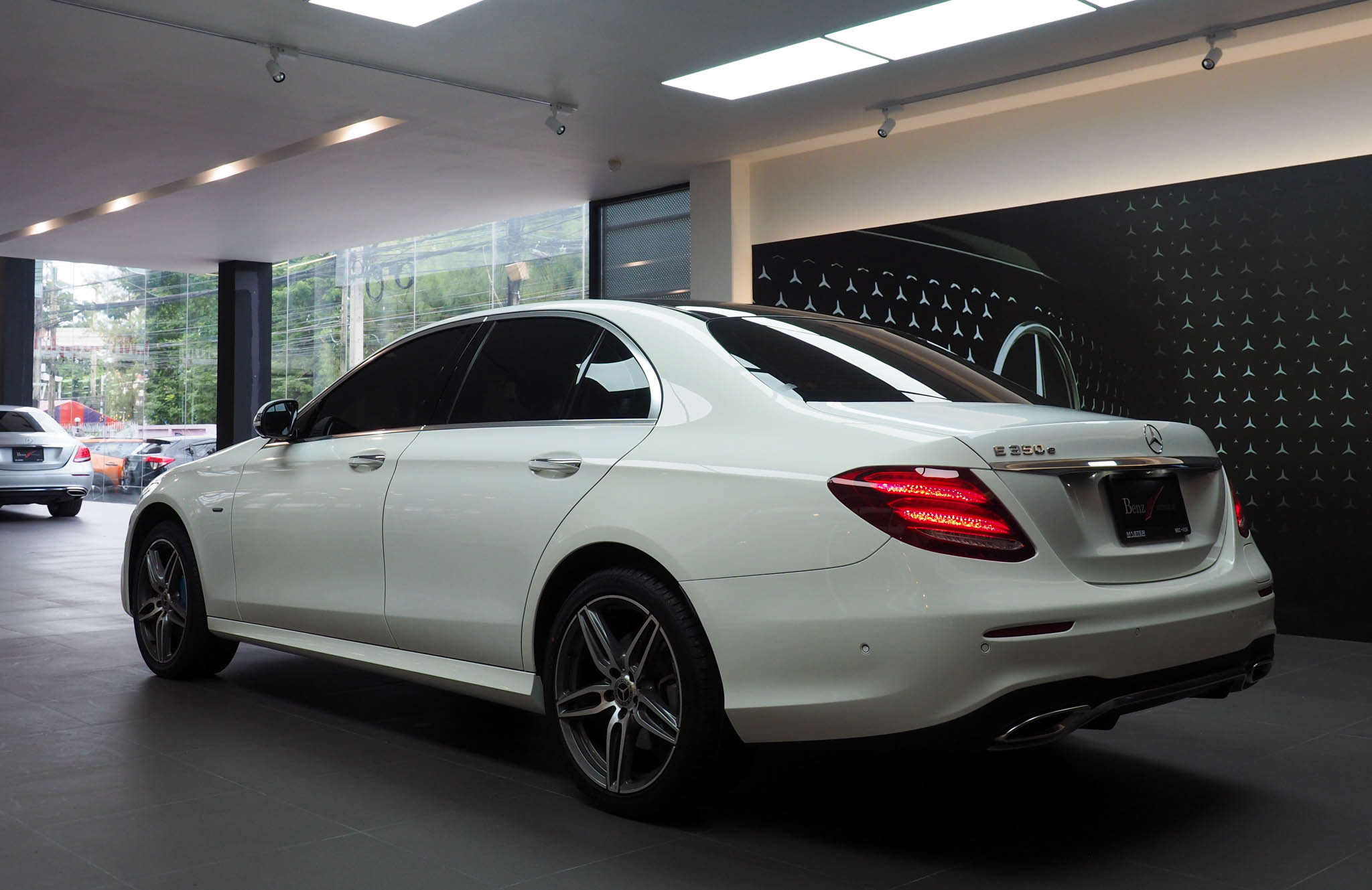 จองแล้ว E350e AMG Plug in Hybrid W213