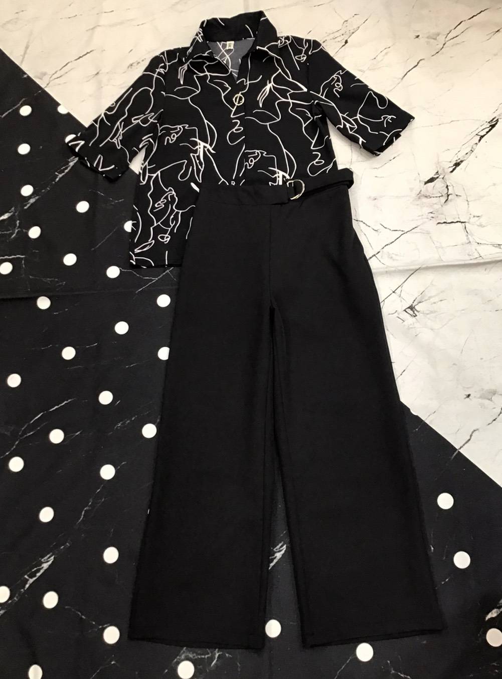 เซทเสื้อกับกางเกง