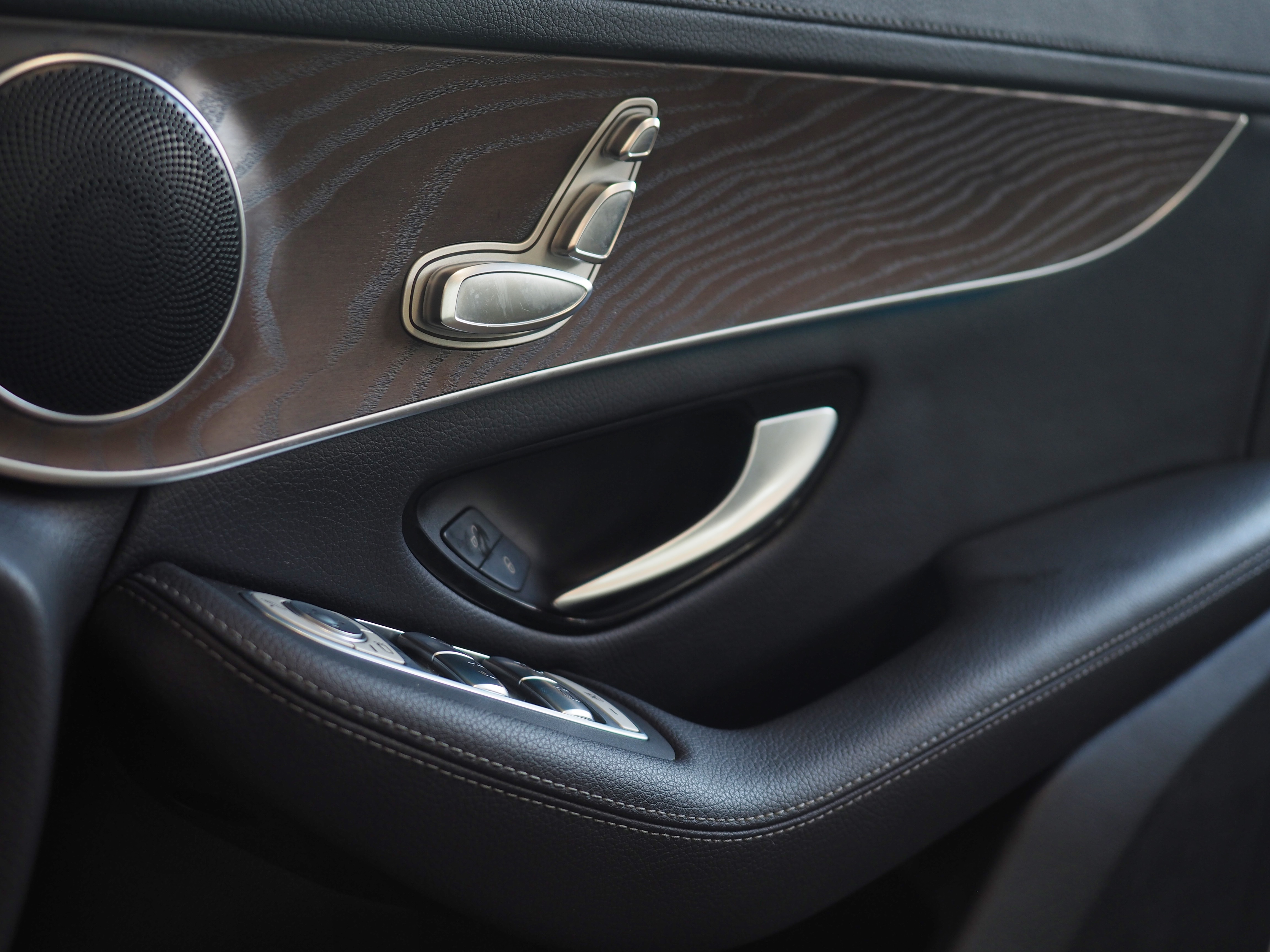 จองแล้ว GLC250d Off Road 4MATIC W253