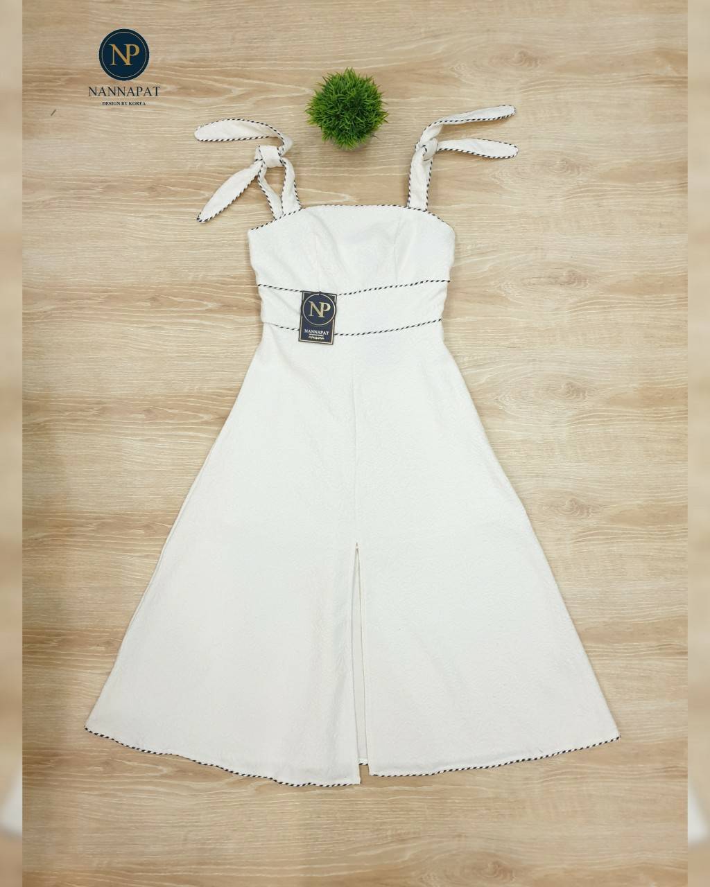 ชุดเดรสซิปหลังไหล่ผูก