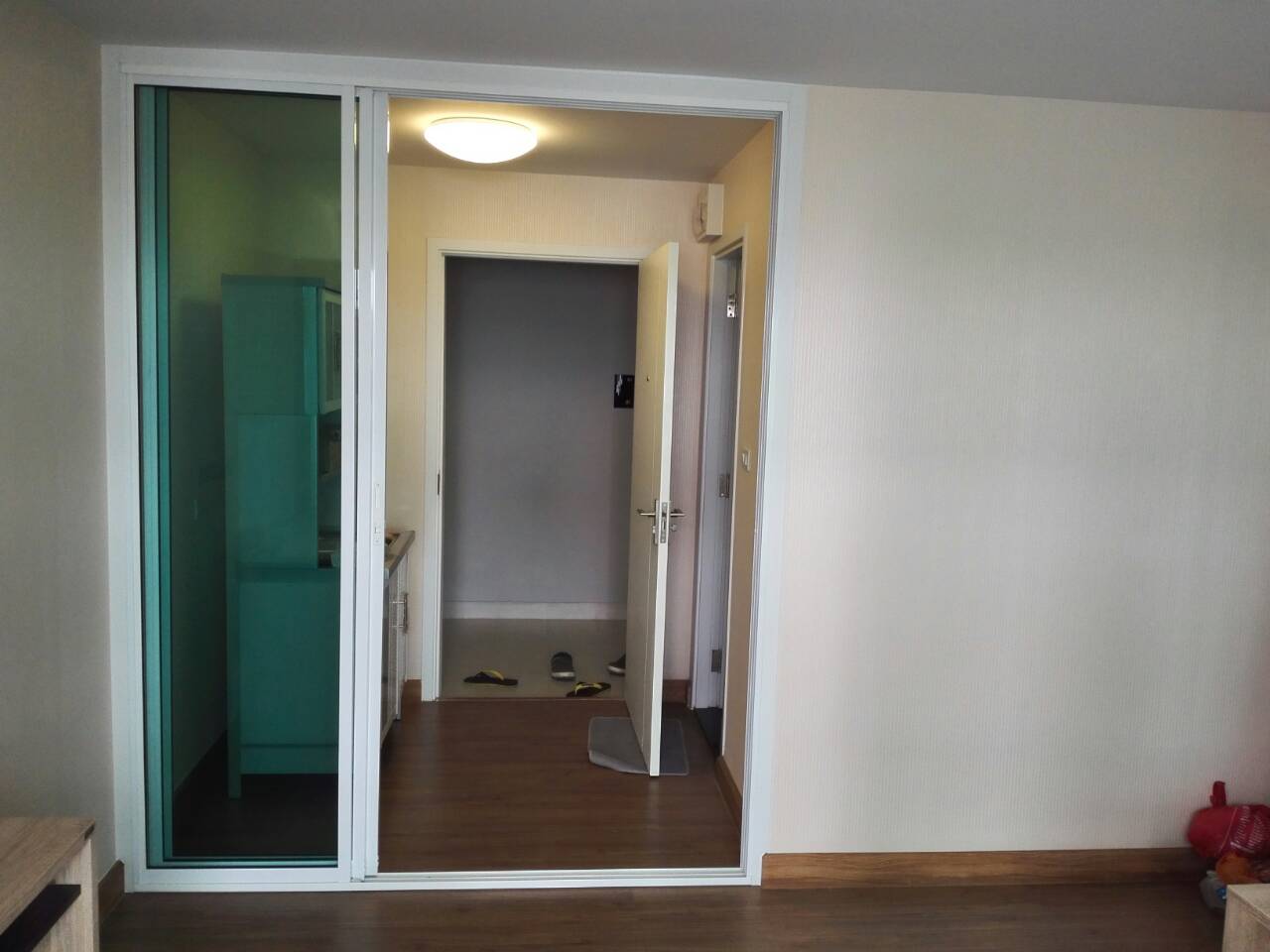 กั้นห้องนอนด้วยอลูมิเนียมสามบานพลัมคอนโดพหลโยธิน89เฟสสาม