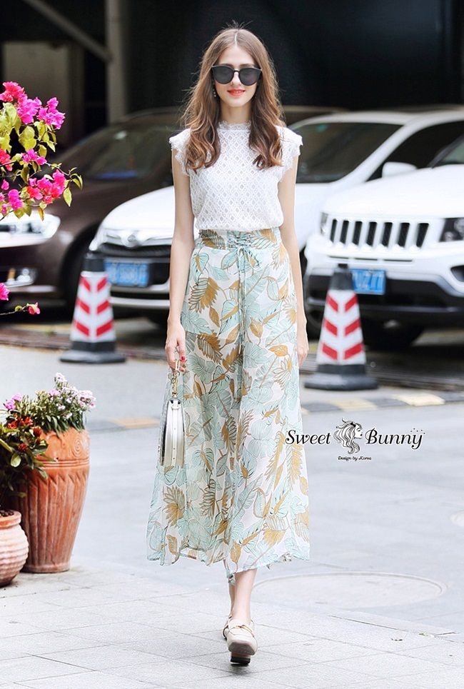 เสื้อลูกไม้แขนกุด กระดุมด้านหลัง
