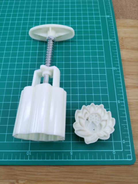 แม่พิมพ์ ลายดอกไม้ กุหลาบ/ ดอกบัว/ Peony ขนมไหว้พระจันทร์ บัวหิมะ คุ๊กกี้ พิมพ์พลาสติก j12