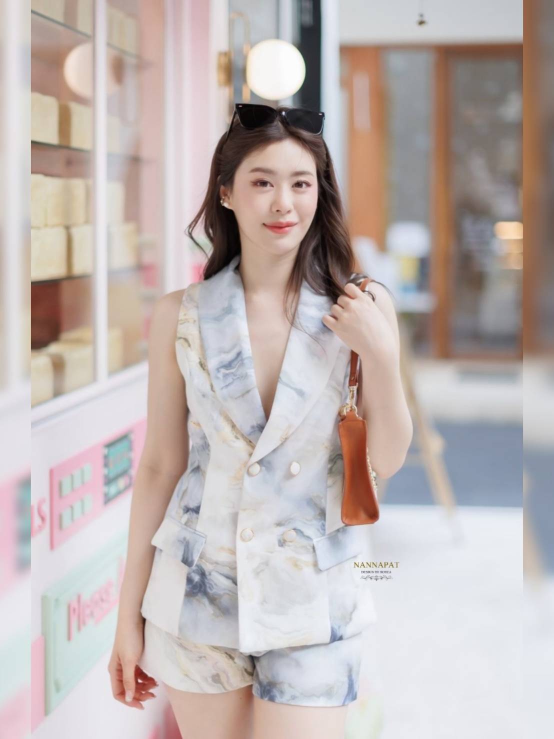เสื้อสูทแขนกุด กระดุมหน้า