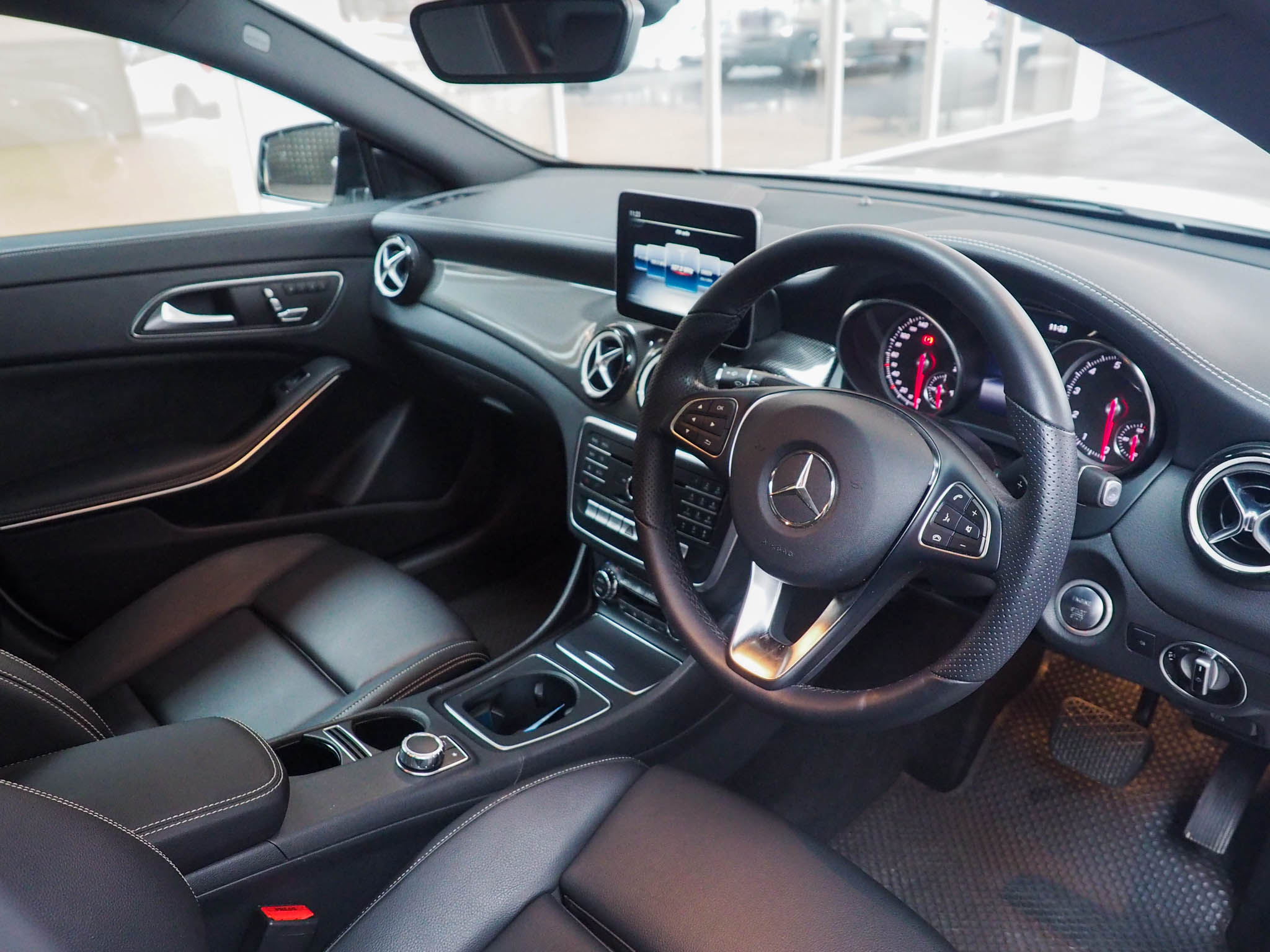 จองแล้ว CLA250 AMG Night Edition W117