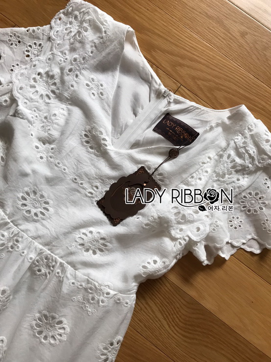 Dress เดรสยาวผ้าคอตตอนสีขาวปักและฉลุลายดอกไม้