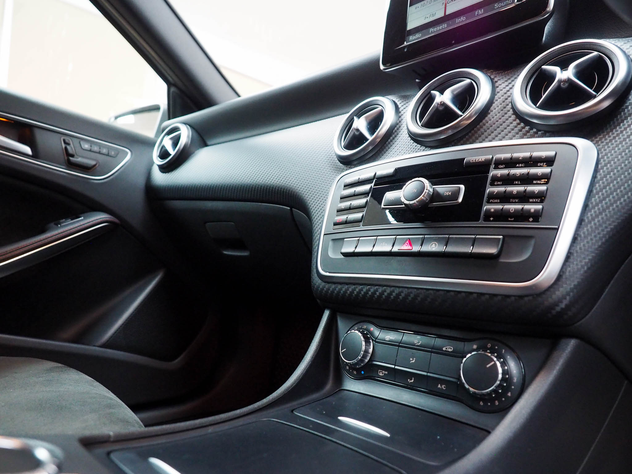 จองแล้ว A180 AMG Sport W176