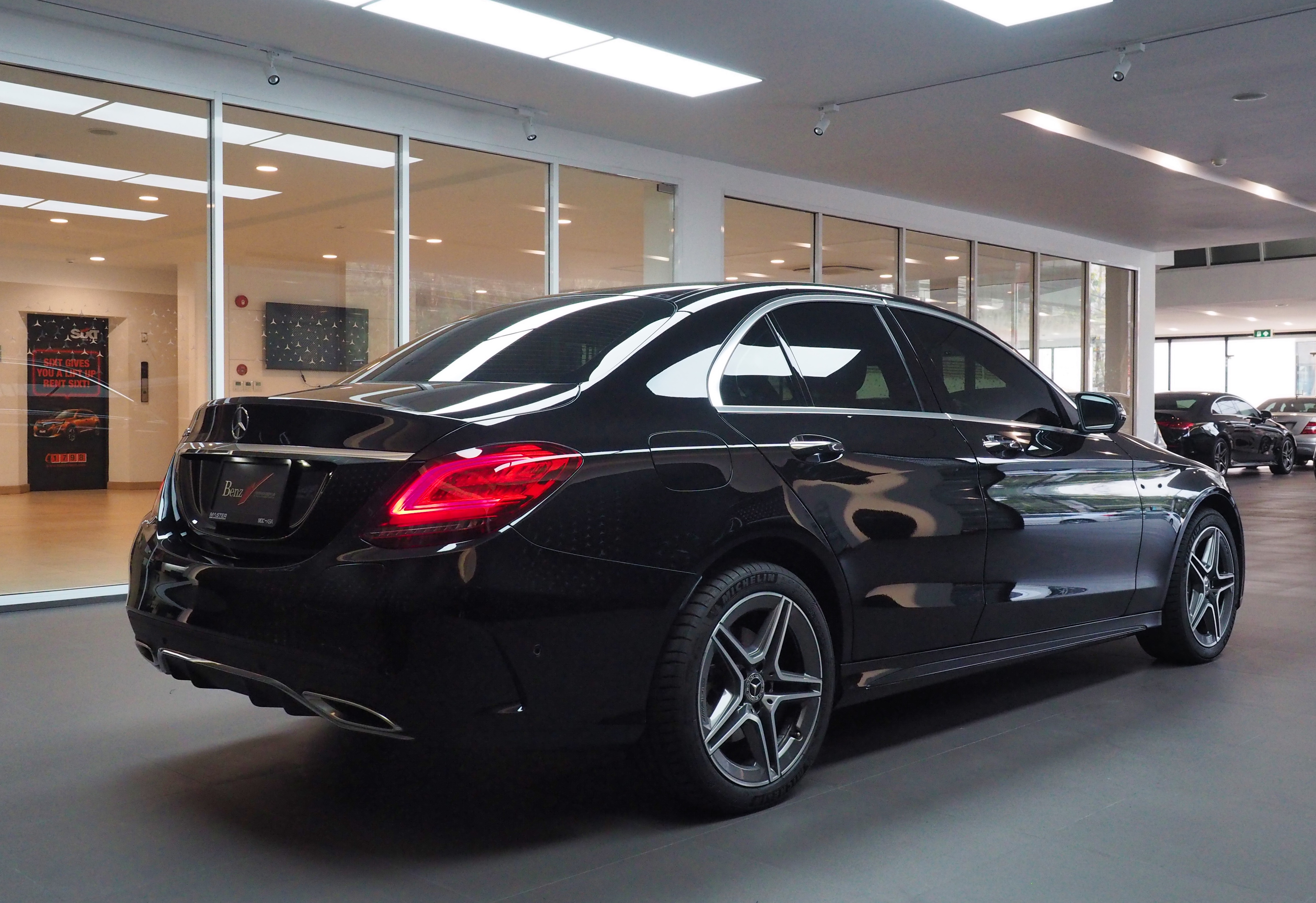 จองแล้ว C300e Plug in Hybrid AMG W205