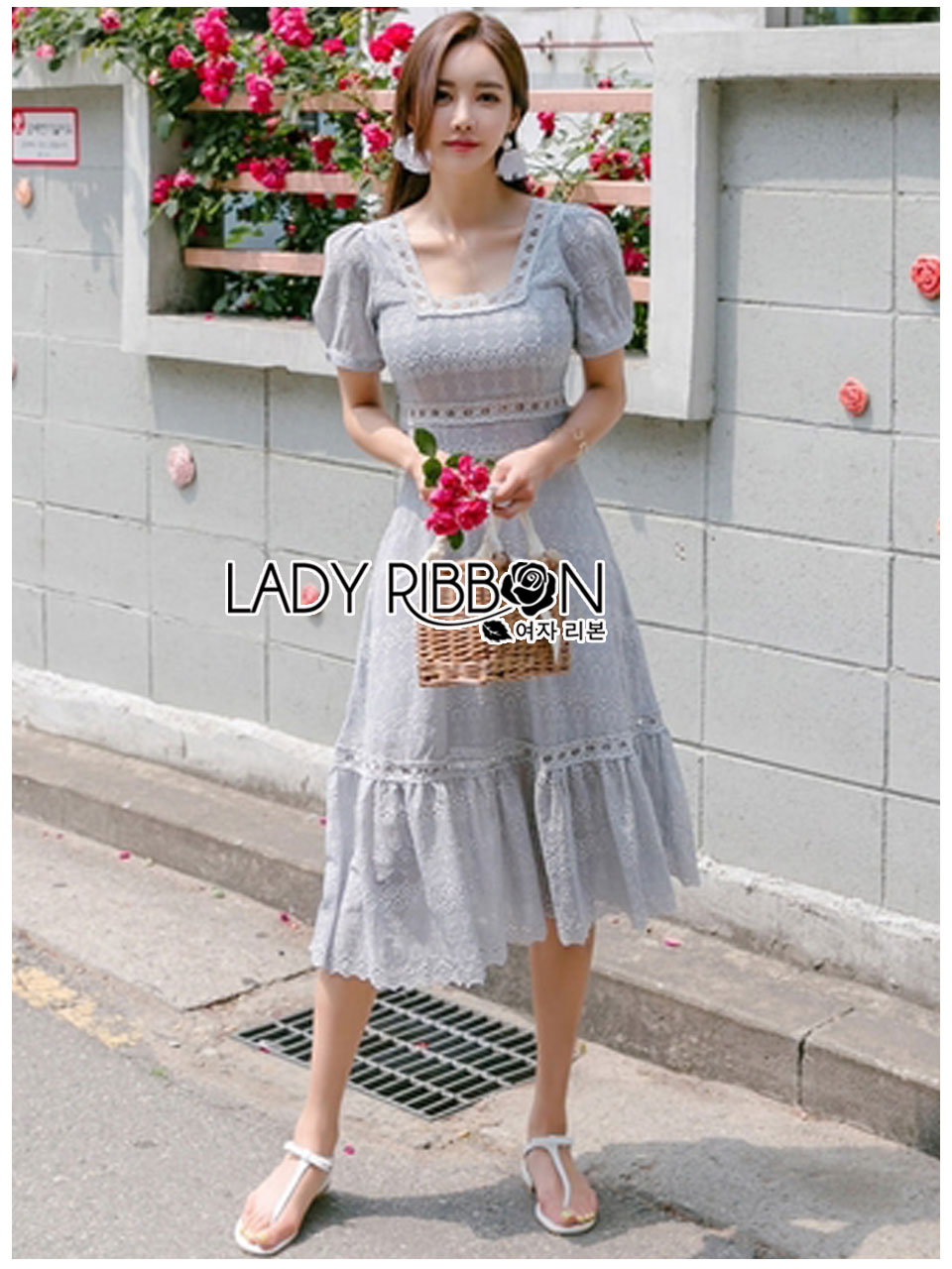Lace Dress เดรสผ้าคอตตอนตกแต่งลูกไม้สีเทาอ่อน