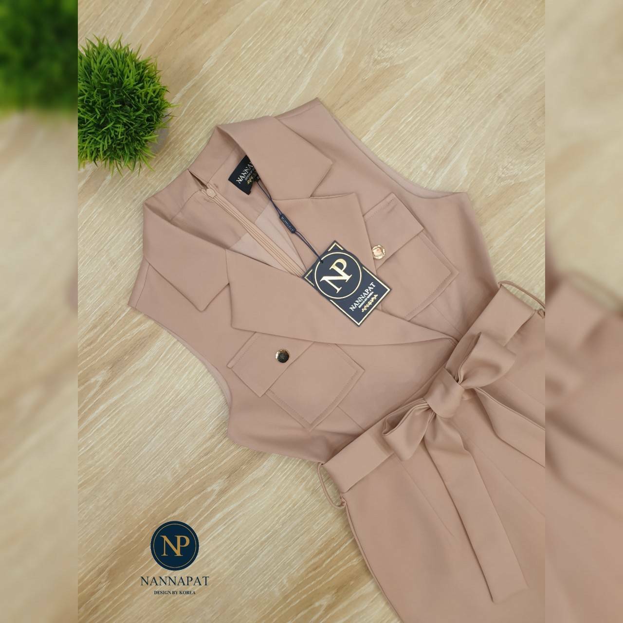 จั้มสูทพร้อมสายผูกเอว