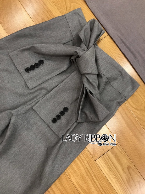 เซ็ตเสื้อคอเต่าและกางเกงขายาวสีเทา