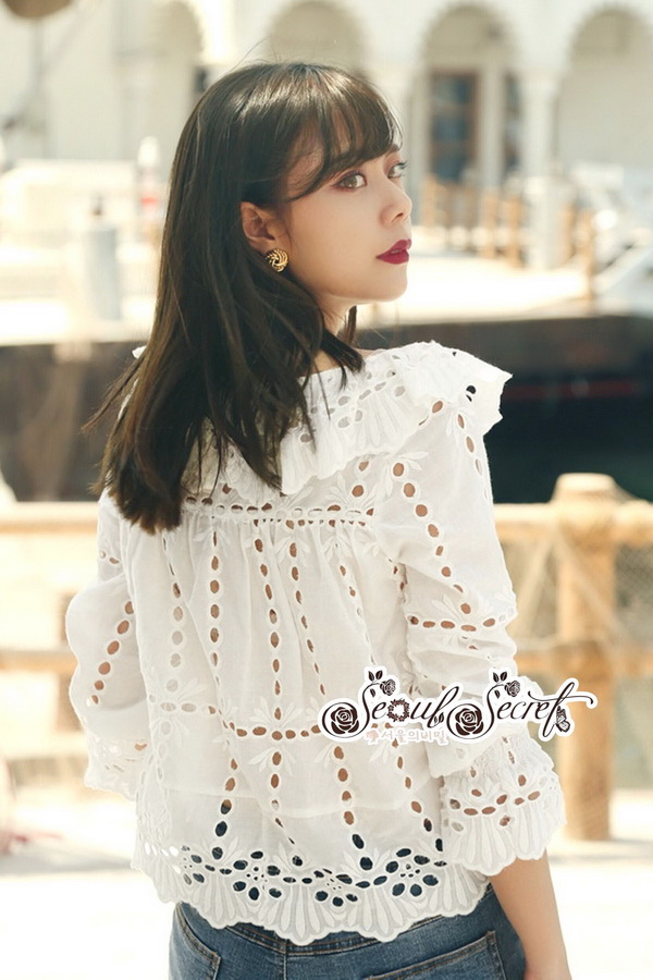 เสื้อทรงปล่อยพอดีตัวเเขนเสื้อทรงยาว