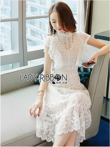 เดรสผ้าลูกไม้สีขาวทรงคอสูง