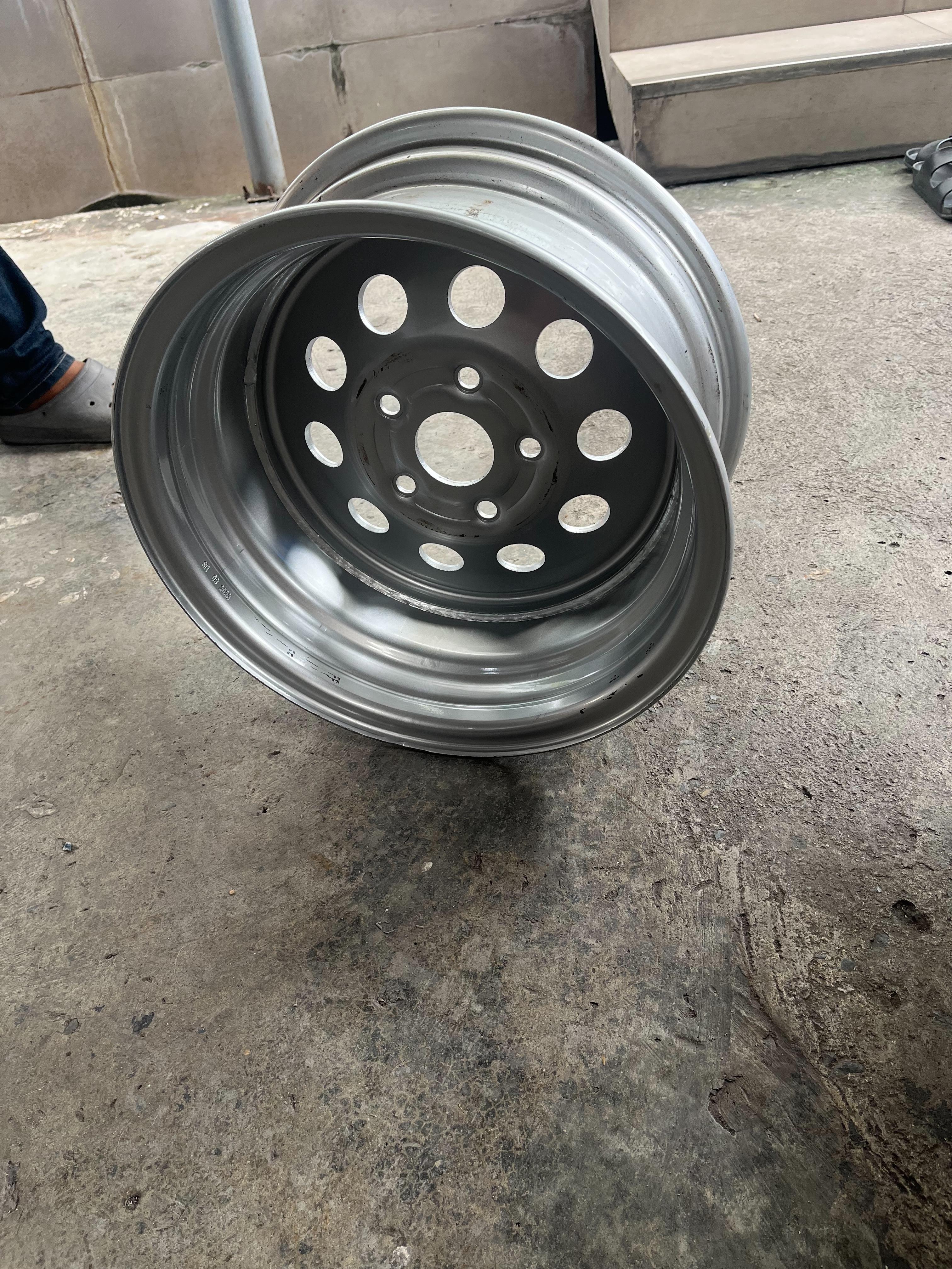 กะทะล้อรถกะบะ ยี่ห้อ ATW มีให้เลือกตาม รุ่นของรถยนต์ ขนาด 6.50x14 5รู ,6.50x14 6รู ,7.00x15 5รู ,7.00x15 6รู