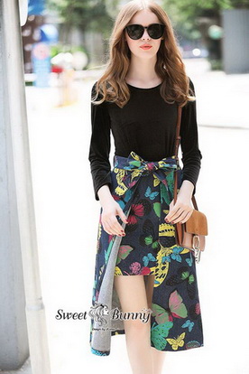 เสื้อยืดสีดำผ้ายืดแฟชั่นคอกลม