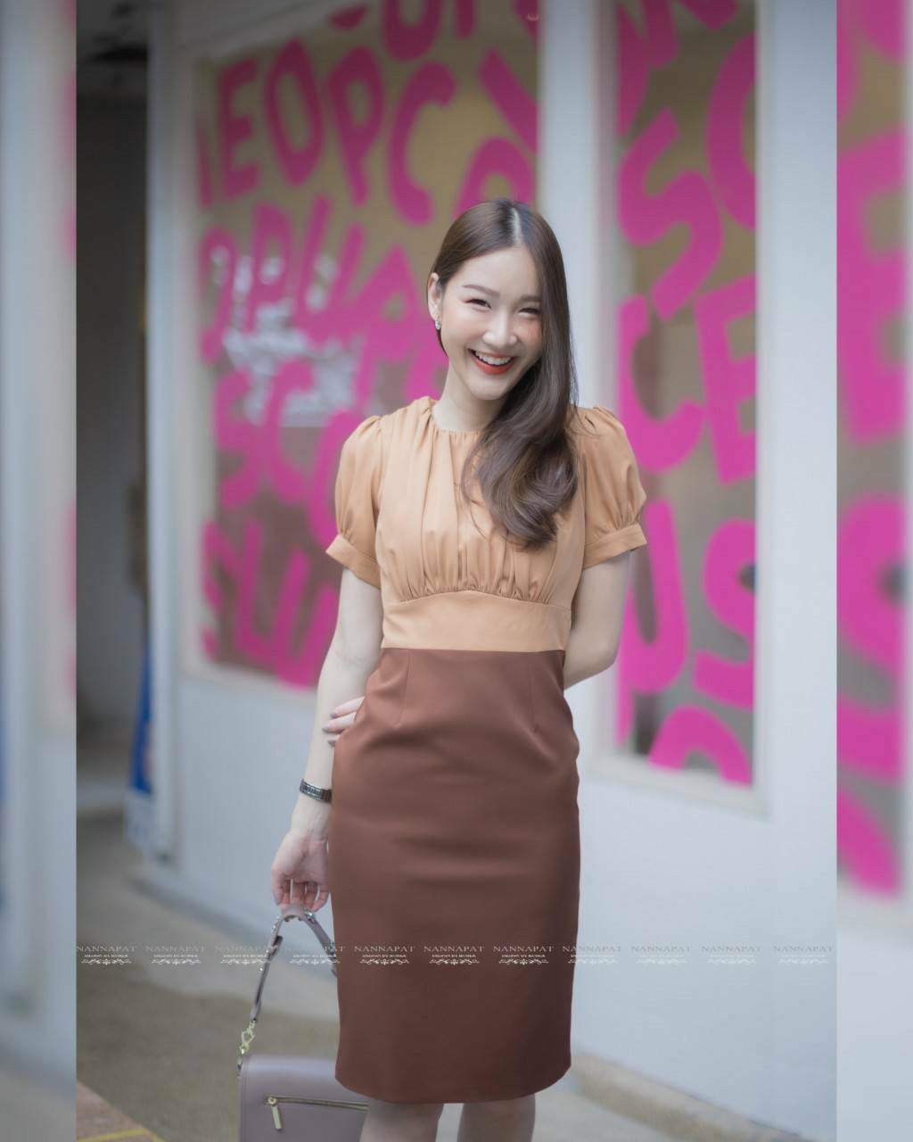 ชุดเดรสเข้ารูปเก็บทรงสวย