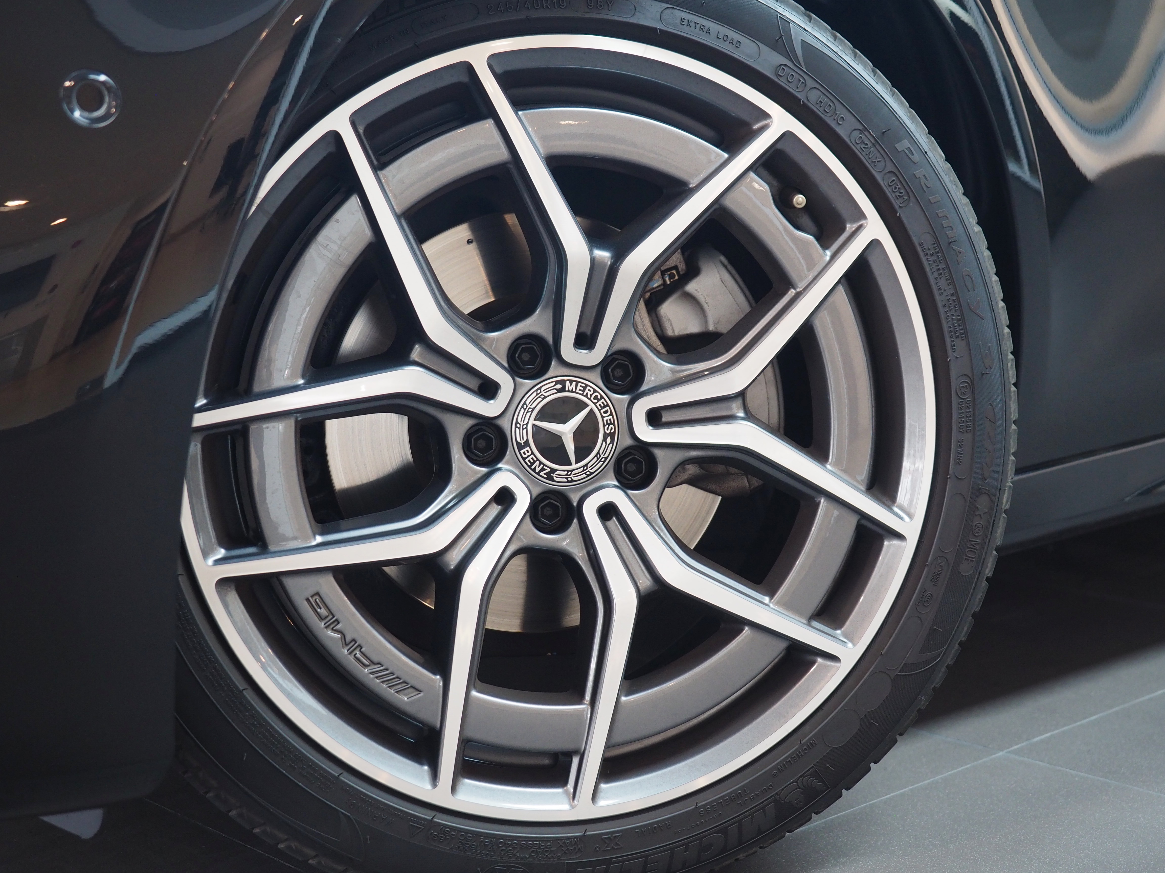 จองแล้ว E220d AMG Sport W213