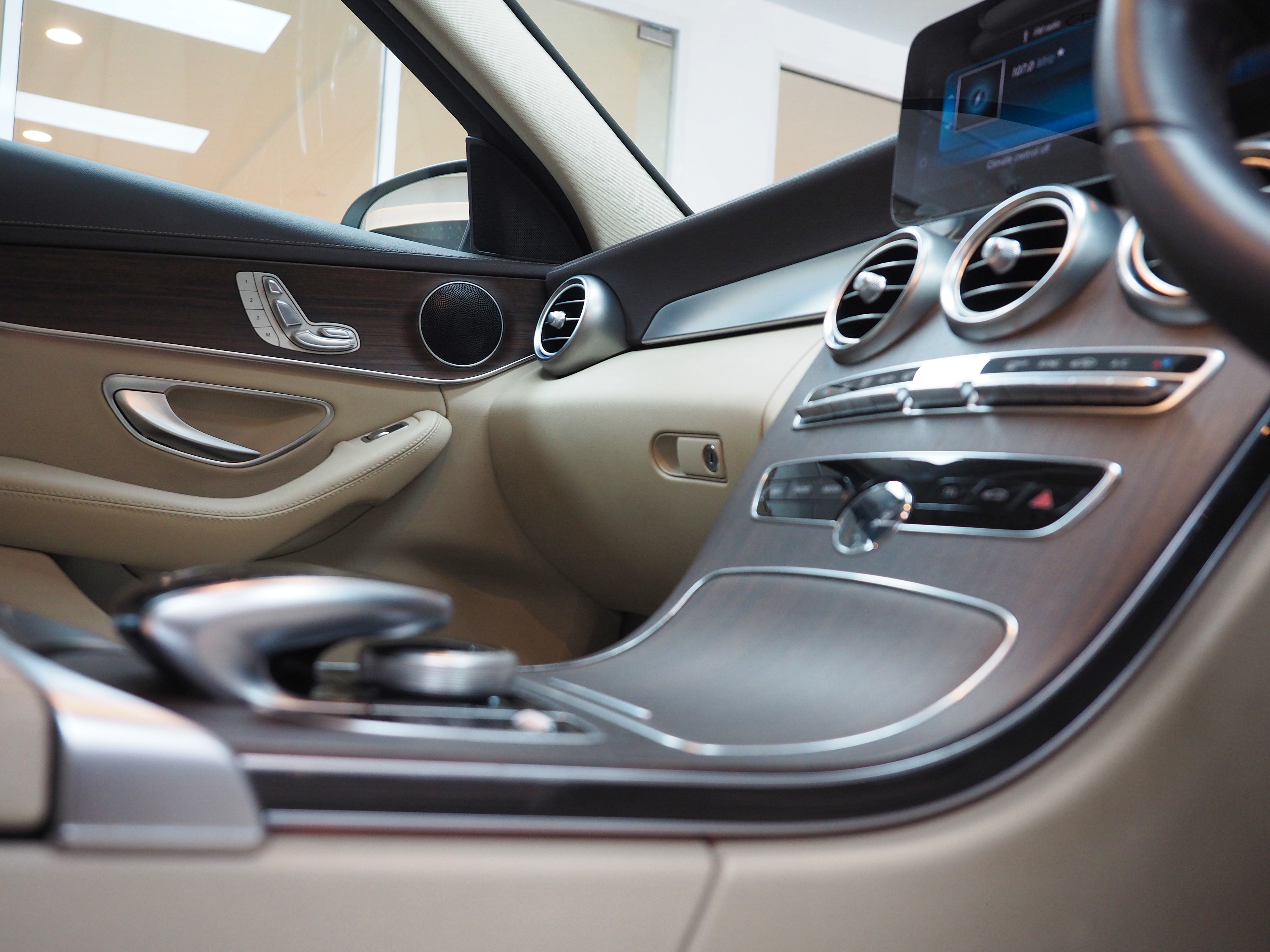 จองแล้ว C220d Exclusive W205