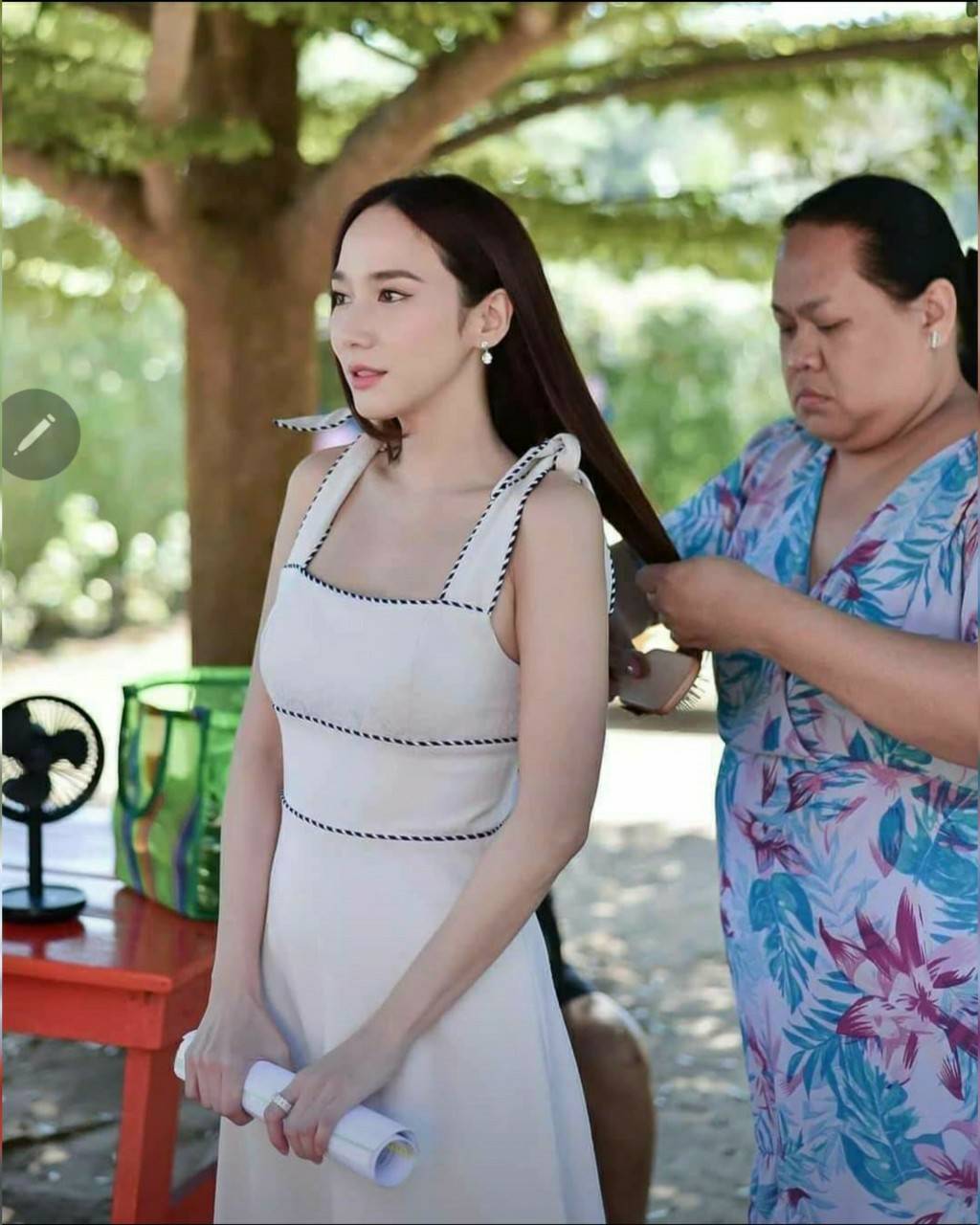 ชุดเดรสซิปหลังไหล่ผูก