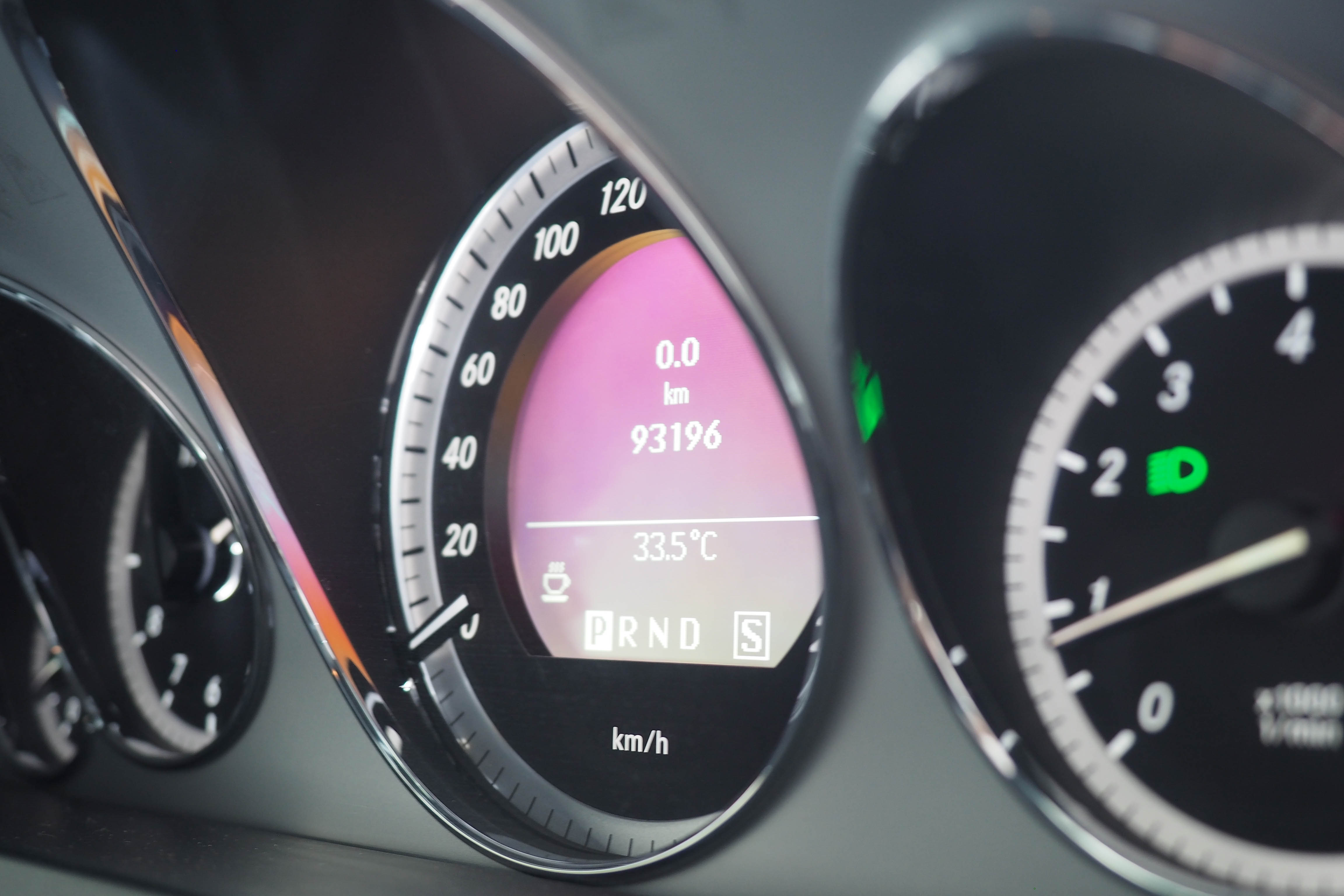 จองแล้ว E250 CGI Coupe AMG BlueEfficency W207