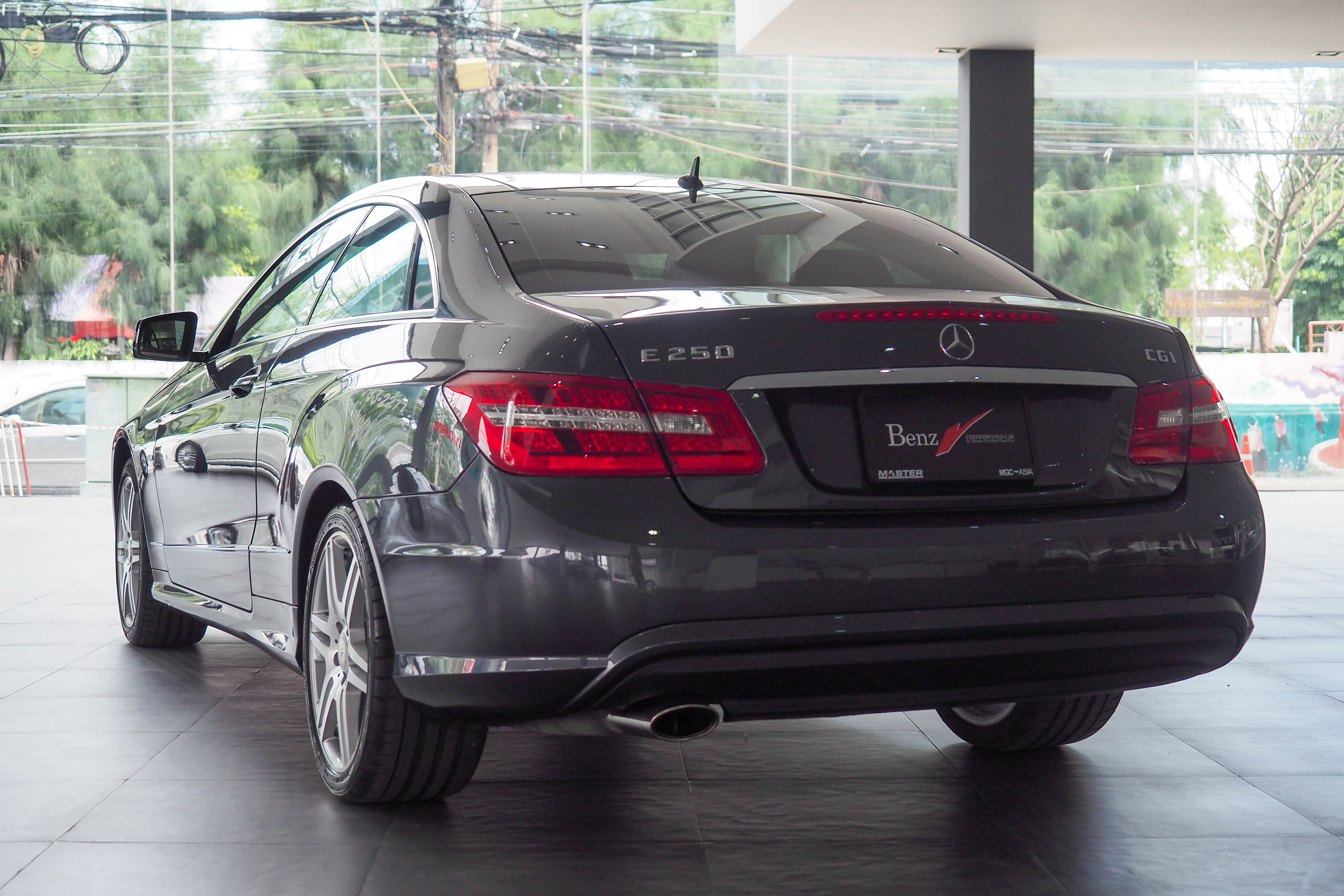 จองแล้ว E250 CGI Coupe AMG BlueEfficency W207