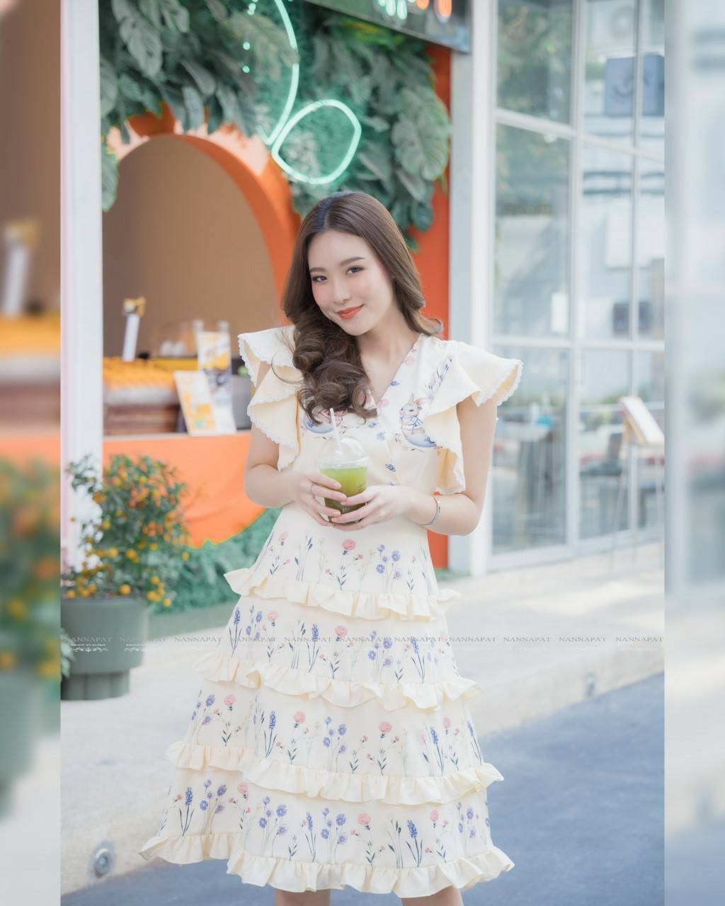 เดรสพิมพ์ลายสีสวยละมุน