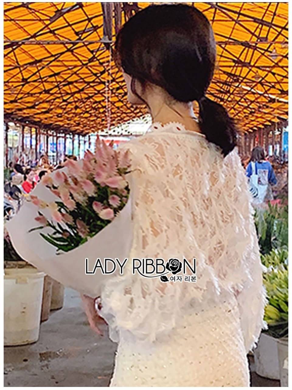 เสื้อเชิ้ตกระดุมแขนยาวคอกว้าง