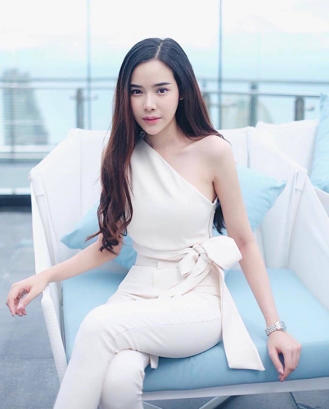 เซตเสื้อไหล่เฉียง ขายาว