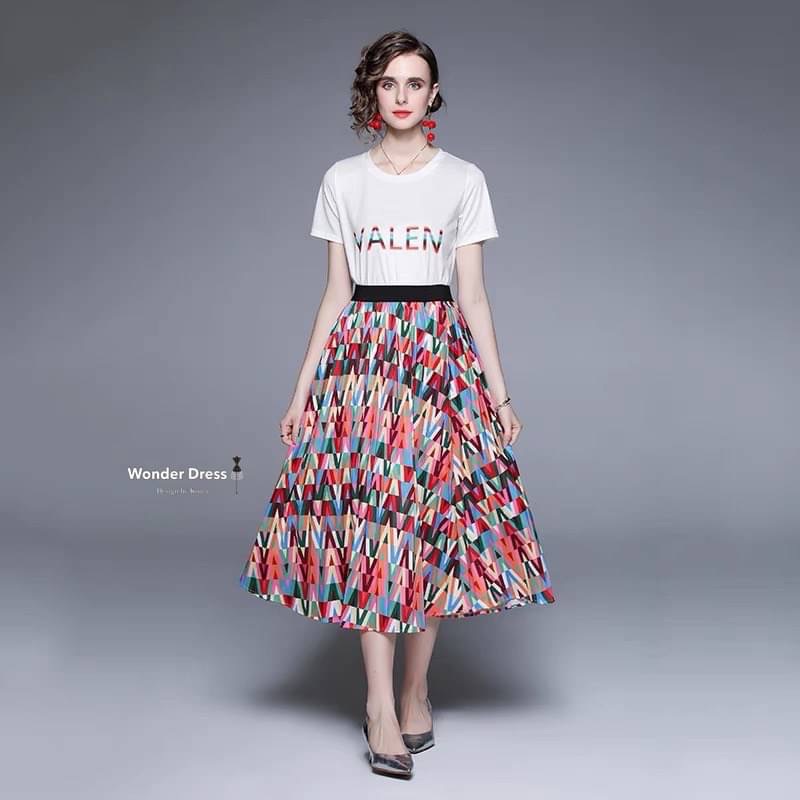 เซทเสื้อยืดกับกระโปรง
